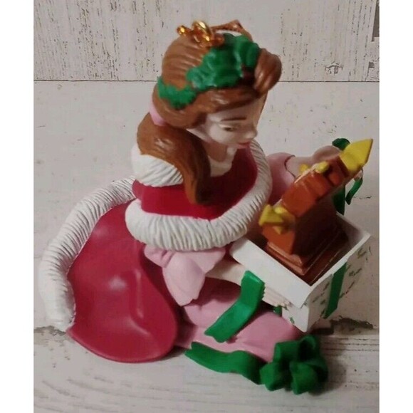 Disney Groiler Beauty And The Beast Belle Christmas Magic‎ Ornament - Picture 1 of 10